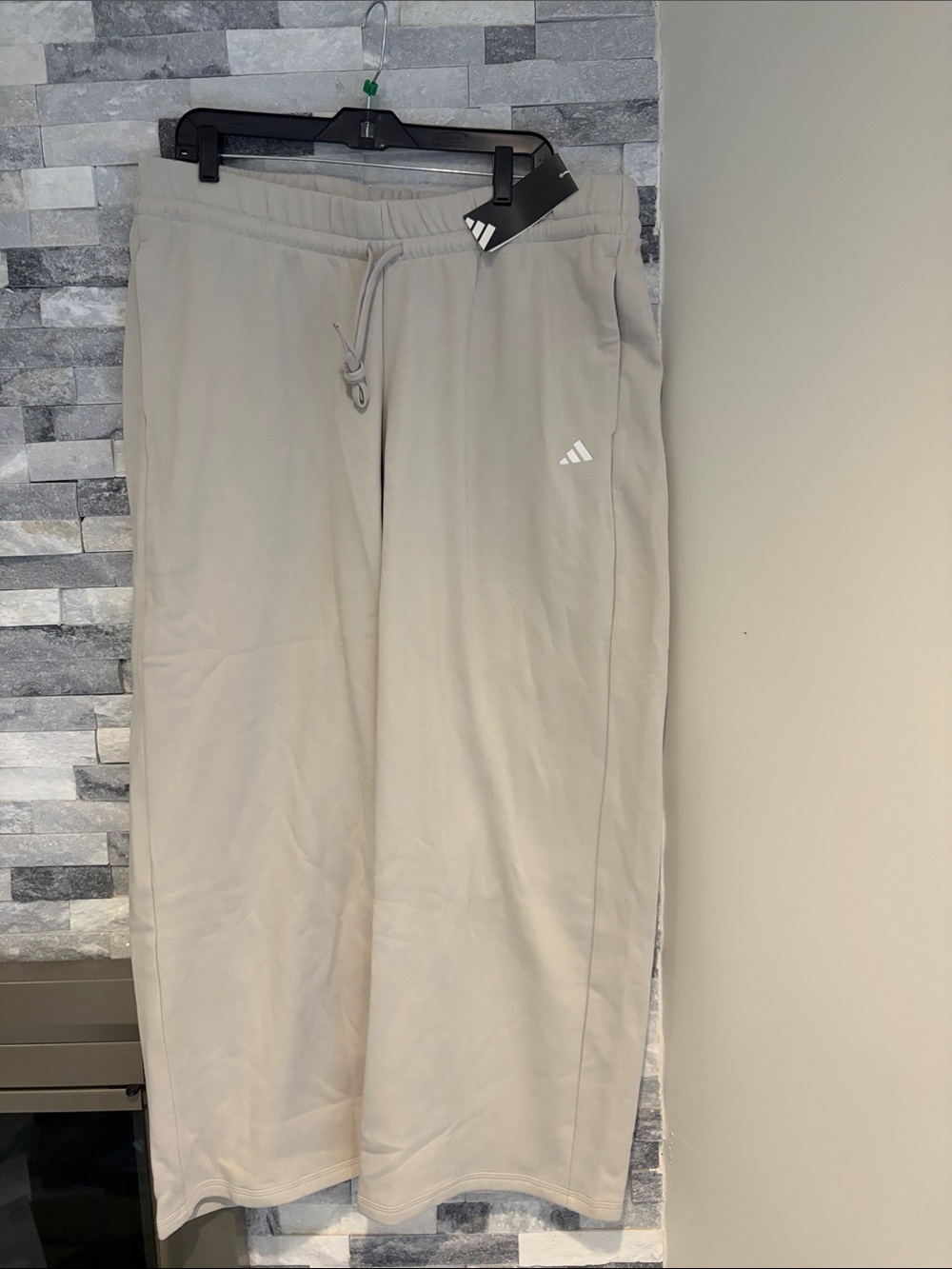 Adidas women's sweatpants new with tags